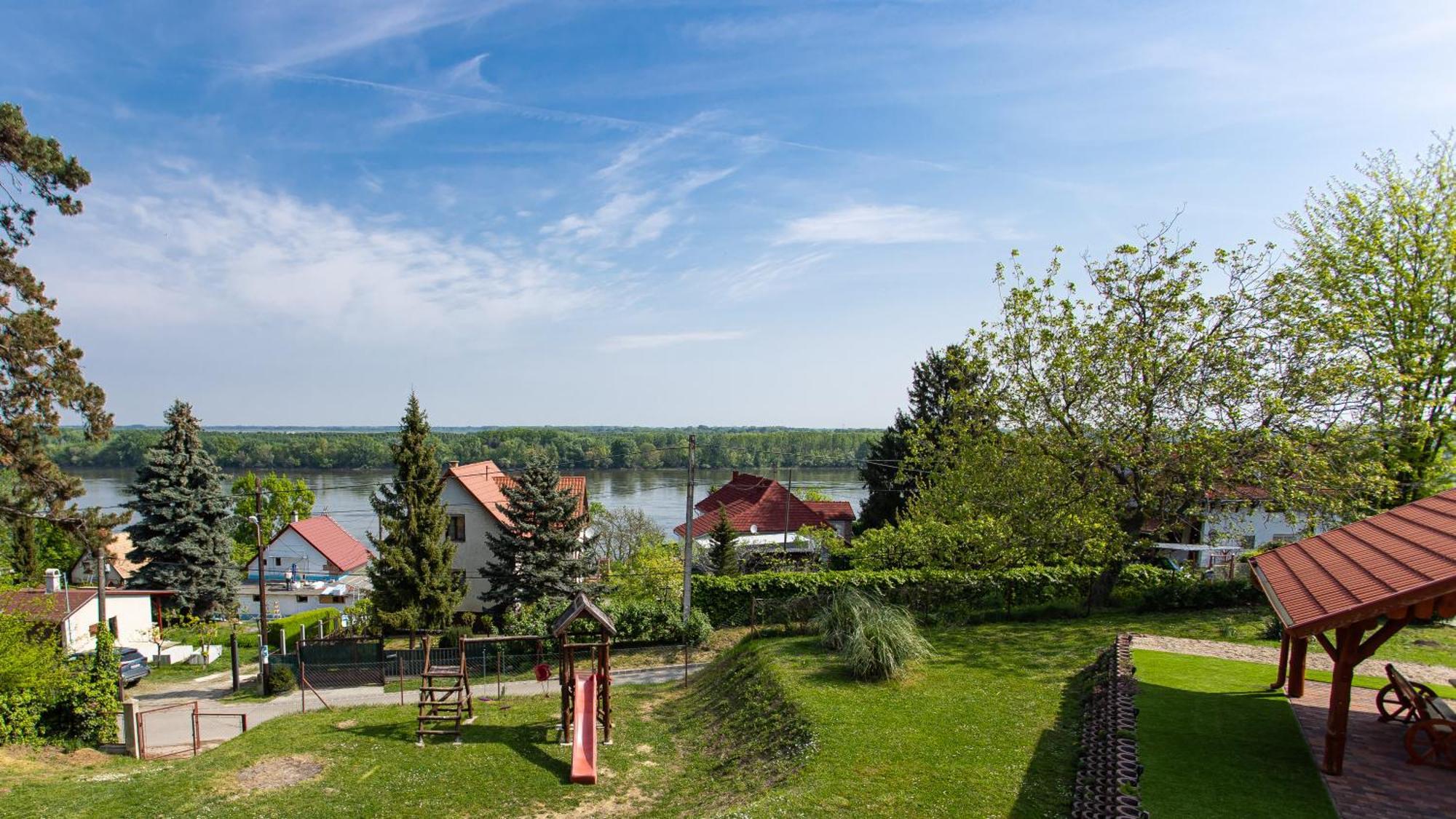 Kulcsi-duna Vendeghaz Holiday home *