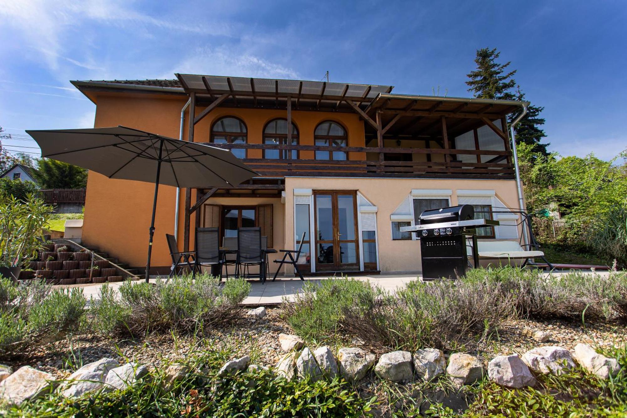 Holiday home Kulcsi-duna Vendeghaz